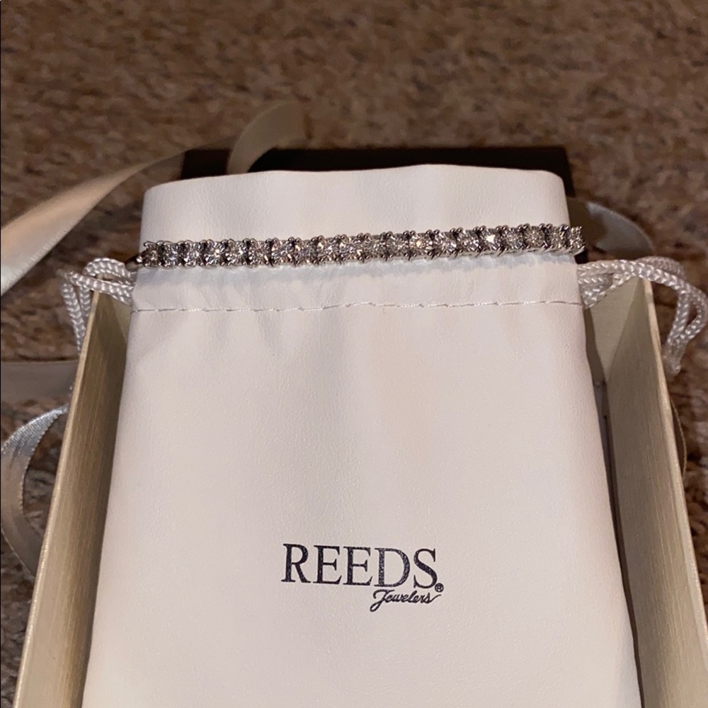 REEDS
Diamond Bolo
Bracelet 1/2ctw
